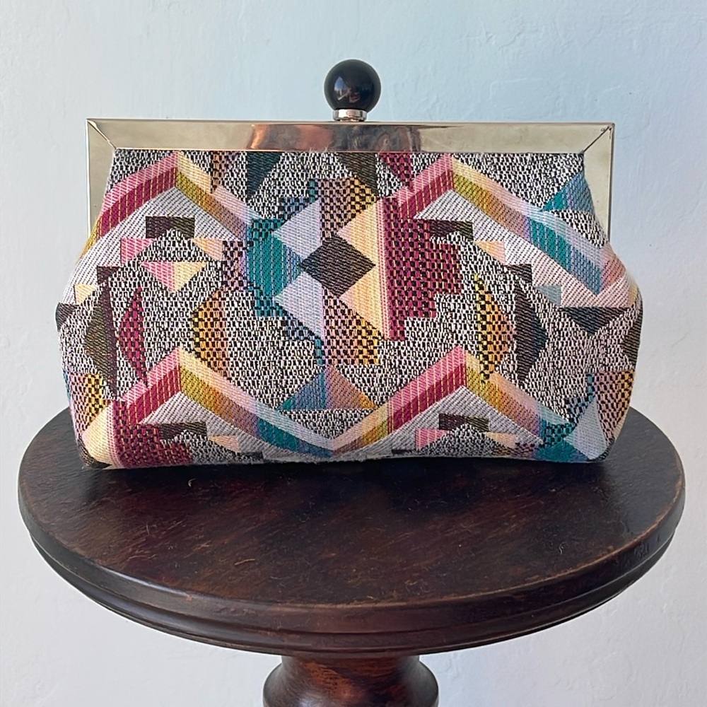 Adorable 80s Geometric-Print Convertible Clutch